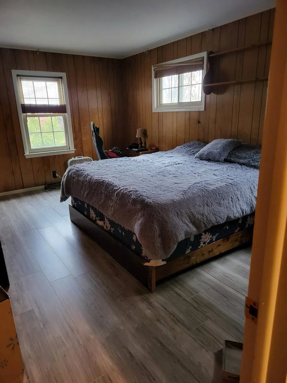 Laminate flooring installation